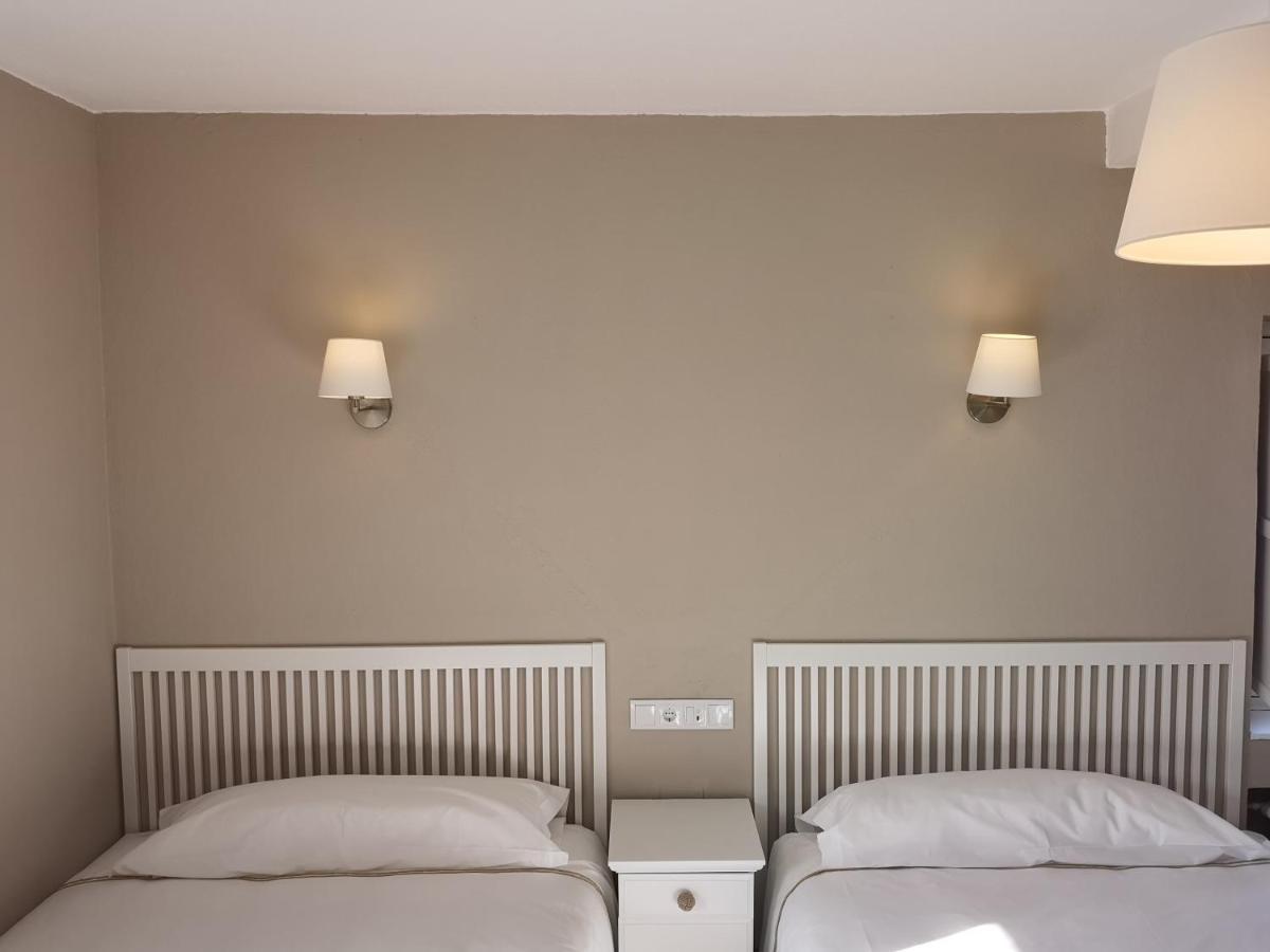 Hotel Roman Naveces Exterior photo