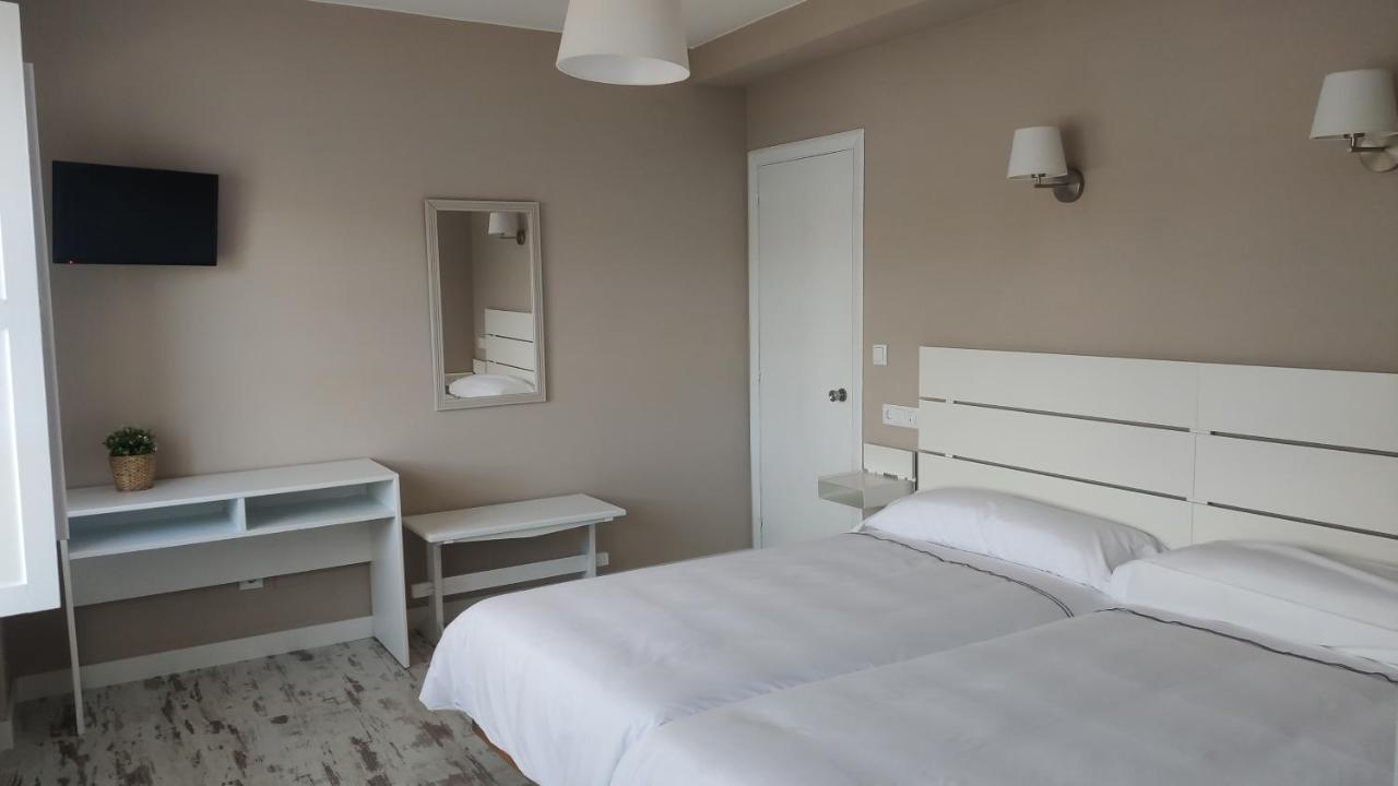 Hotel Roman Naveces Exterior photo
